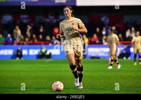 Crawley, Regno Unito. 23rd Ott 2022. Aniek Nouwen di Chelsea durante la partita della fa Women's Super League tra Brighton & Hove Albion Women e Chelsea LFC al People's Pension Stadium il 23rd 2022 ottobre a Crawley, Regno Unito. (Foto di Jeff Mood/phcimages.com) Credit: PHC Images/Alamy Live News Foto Stock