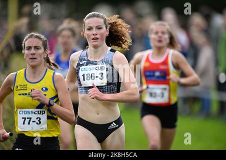 Sale belghe Lisa raffigurate in azione durante la gara di staffetta femminile all'evento di atletica CrossCup, la prima tappa del concorso CrossCup, domenica 23 ottobre 2022 a Berlare. BELGA PHOTO FILIP LANSZWEERT Foto Stock