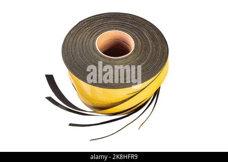 Striscia in schiuma di neoprene CR con nastro adesivo a un solo lato.  Nastro isolante in gomma schiuma CR adesivo resistente su un solo lato Foto  stock - Alamy