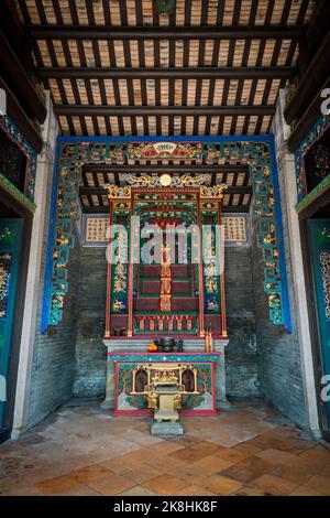 Il santuario ancestrale nella Kun Ting Study Hall, Ping Shan patrimonio villaggio, New Territories, Hong Kong Foto Stock