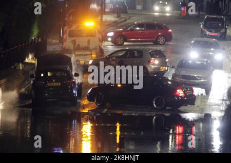 Londra ha allagato il 23/10/2022 domenica. Questo è uno dei sottopassaggi che è stato inondato in Acton West London 23/10/2022 blitz foto Foto Stock