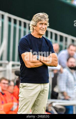 23 ottobre 2022: SIVIGLIA, SPAGNA - 23 OTTOBRE: Manuel Pelegrini di Real Betis Balompie durante la partita tra Real Betis Balompie e Atletico de Madrid CF di la Liga Santander il 27 agosto 2022 a Mestalla a Valencia, Spagna. (Credit Image: © Samuel CarreÃ±o/PX Imagens via ZUMA Press Wire) Foto Stock