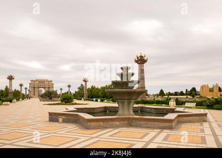 Città. Ganja. Azerbaigian. 07.26.2021 anno. Il parco più grande della Repubblica. Heydar Aliyev Park nel centro della città. Foto Stock