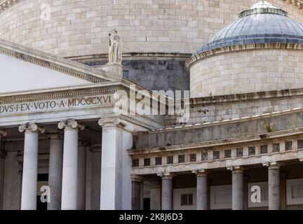 San Francesco di Paola Piazza del Plebiscito Napoli Italia Foto Stock