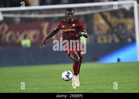 Roma, Italia. 23rd Ott 2022. Mady Camara (Roma) durante la Serie Italiana Una partita tra Roma 0-1 Napoli allo Stadio Olimpico il 23 ottobre 2022 a Roma. Credit: Maurizio Borsari/AFLO/Alamy Live News Credit: AFLO Co. Ltd./Alamy Live News Foto Stock