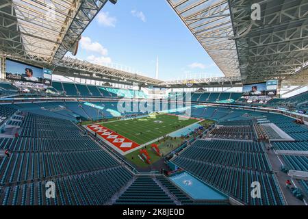 Domenica 23 ottobre 2022; Miami Gardens, Florida USA; Una vista generale dello stadio prima di una partita della NFL tra i Miami Dolphins e Pittsburgh St Foto Stock