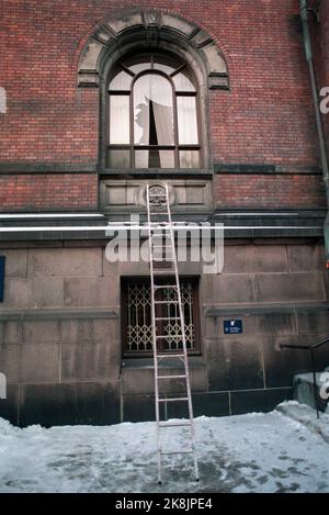 Oslo 19940212; il dipinto di Edvard Munch '' Scream '' è stato rubato attraverso questa finestra della National Gallery. C'è una scala fino al finestrino. (In seguito, Pål Enger fu condannato per il furto). Foto: Stig B. Hansen, NTB / NTB Foto Stock