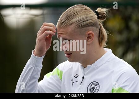 Erling Haaland di Manchester City durante una sessione di allenamento alla City Football Academy di Manchester. Data immagine: Lunedì 24 ottobre 2022. Foto Stock