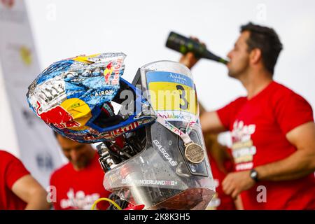 Medaglie durante la fase 4 del Rally Andalusia 2022, 4th° round del Campionato Mondiale Rally-RAID FIA 2022, il 23 ottobre 2022 a Siviglia, Spagna - Foto: Julien Delfosse/DPPI/LiveMedia Foto Stock