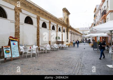 Cadiz mercato alimentare coperto, ingresso Mercado Central de Abastos, edificio Cadiz, Andalusia, Spagna. Foto Stock