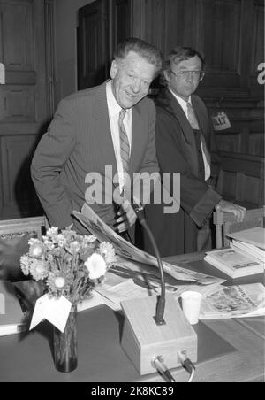 Oslo 1987-09-08: JUKLERØD-SAKEN. Ankesak i lagmannsreten. Arnold Juklerød le første gang tvangsinnnlagt ved Gaustad psykiatriske sykehus etter ønske fra hans kone. Innleggelsen ble stadfestet AV en AV hans sønner. Andre tvangsinnleggelse skjedde i Mars 1974, også da fordi hans kone følte seg truet. Ved begge tvangsinnleggelsene ble Diagnostosen alvorlig sinnlidende - kverulant-paranoia - stelt av overlegene på Gaustad sykehus. Foruten at Juklerød krever innleggelsene og Diagnostosen oppevet, fremmer han igjen et erstatningskrov begrenset oppad til 3 milioner kroner. Bildet: Arnold Juklerød Foto Stock