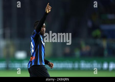 Bergamo, Italia. 23rd Ott 2022. Ademola Lookman di Atalanta BC gesta durante la Serie Una partita tra Atalanta BC e SS Lazio allo Stadio Gewiss il 23 ottobre 2022 a Bergamo. Credit: Marco Canoniero/Alamy Live News Foto Stock