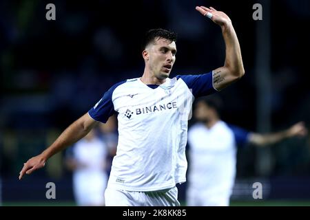 Bergamo, Italia. 23rd Ott 2022. Nicolo Casale della SS Lazio gesta durante la Serie Una partita tra Atalanta BC e SS Lazio allo Stadio Gewiss il 23 ottobre 2022 a Bergamo. Credit: Marco Canoniero/Alamy Live News Foto Stock