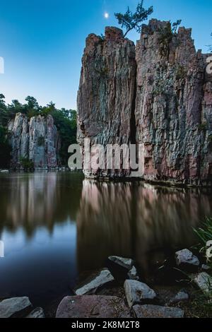 Splendida vista sul torrente Split Rock Creek e sul Palisades state Park Foto Stock