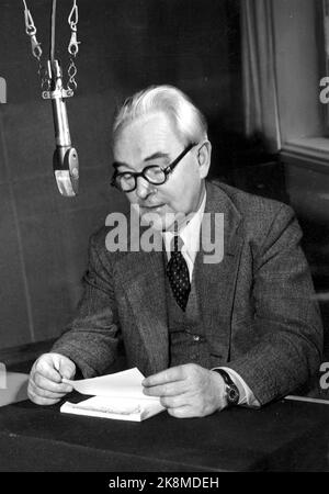 Oslo 1949. Toralv Øksnevad 1891-1975. Editor. Dipendente NRK. Conosciuta come "voce da Londra" durante la guerra del 1940-1945. Foto: NTB Foto Stock