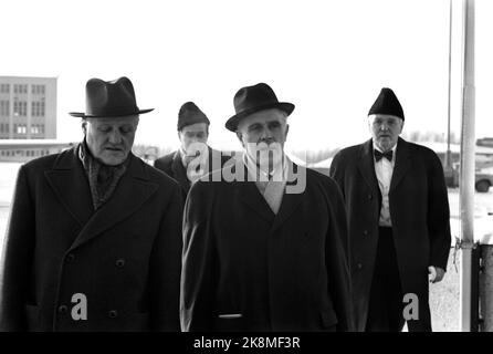 Fornebu Febbraio 1970 dall'Aeroporto di Oslo Fornebu. Cosa succede in un aeroporto durante il giorno? Politici John Lyng t Foto: Per Ervik / corrente / NTB Foto Stock