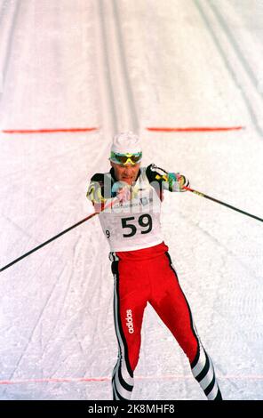 Lillehammer 19940227 Olympic-94, sci di fondo, Birkebeineren Ski Stadium. Il vincitore Vladimir Smirnov si rallegra subito dopo aver finito nel 5-miglio. Foto: Bjørn owe Holmberg / NTB / NTB Foto Stock