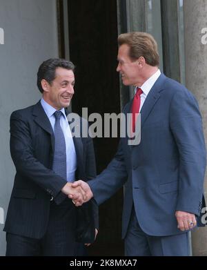 Incontro tra il presidente francese Nicolas Sarkozy e il governatore della California Arnold Scharzenegger al Palazzo dell'Eliseo di Parigi. 25 giugno 2007 Foto Stock