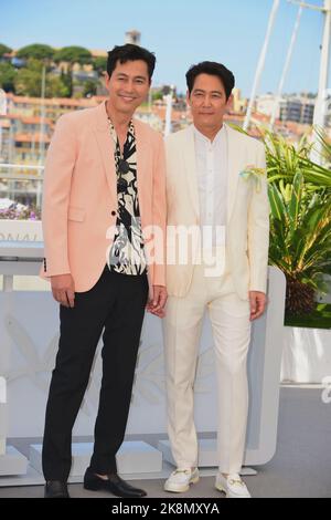 Jung Woo-Sung, Lee Jung-jae Fotocall del film 'Hunt' 75th Festival del Cinema di Cannes 19 maggio 2022 Foto Stock