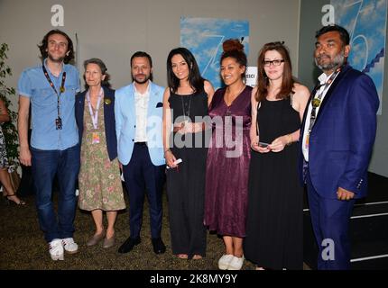 Simone Soranna, Magali Van Reeth, Ahmed Shawky, Maryam Touzani (vincitore della selezione un certo riguardo per il film 'le Bleu du Caftan' / 'The Blue Caftan'), Jihane Bougrine, Nathalie Chifflet, Bidhan Rebeiro Prix FIPRESCI 75th Cannes Film Festival 28 maggio 2022 Foto Stock