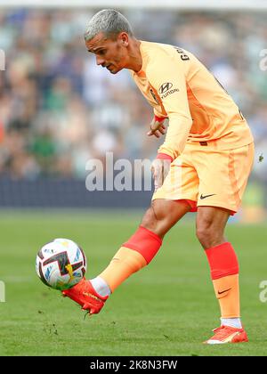 Antoine Griezmann di Atletico de Madrid durante la partita la Liga tra Real Betis e Atletico de Madrid giocato allo stadio Benito Villamarin il 23 ottobre 2022 a Siviglia, Spagna. (Foto di Antonio Pozo / PRESSIN) Foto Stock