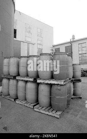 Oslo 19871110: Klorgassfabrikken - Norsk Hydro Porsgrunn, fotografato il 10 novembre 1987. Qui, con i rifiuti nell'area di fabbrica. Verranno avviati i lavori per tracciare la portata dell'inquinamento da mercurio che è avvenuto in fabbrica. Foto: Eystein Hanssen / NTB / NTB Foto Stock