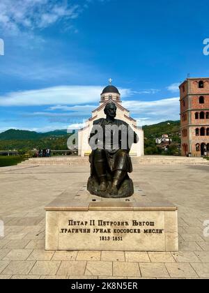 Scultura monumentale dedicata a Petar Petrovic Njegos il secondo nel famoso complesso Andricgrad, Visegrad, Bosnia ed Erzegovina Foto Stock