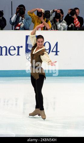 Hamar 19940223 OL 94 Lillehammer, programma di carte di pattinaggio a figure / programma tecnico, Olimpiadi di Hamar. Katarina Witt (Ger) in azione nel suo programma di carte dove lei Gestalt Robin Hood. Foto: Lise Åserud / NTB Foto Stock