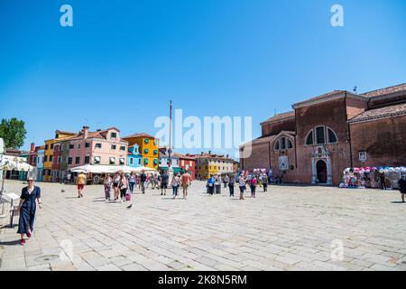 Chiesa di San Martino in Piazza Baldassarre Galuppi a Burano, Venezia Foto Stock