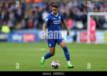 Swansea, Regno Unito. 23rd Ott 2022. Callum Robinson della città di Cardiff in azione. Partita del campionato EFL Skybet, Swansea City contro Cardiff City al Swansea.com Stadium di Swansea, Galles, domenica 23rd ottobre 2022. Questa immagine può essere utilizzata solo per scopi editoriali. Solo per uso editoriale, licenza richiesta per uso commerciale. Nessun utilizzo nelle scommesse, nei giochi o nelle pubblicazioni di un singolo club/campionato/giocatore. pic di Andrew Orchard/Andrew Orchard SPORTS photography/Alamy Live news Credit: Andrew Orchard SPORTS photography/Alamy Live News Foto Stock