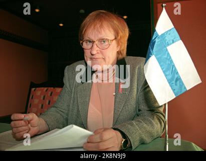 Oslo 19970205: Tarja Halonen, ministro degli Esteri finlandese, fotografata a Oslo il 5 febbraio 1997. (I cinque minuses stranieri nordici sono stati riuniti a Oslo. La questione centrale durante la riunione è stata l'espansione dell'UE e della NATO). Foto: Cornelius Poppe / NTB Foto Stock