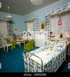 Skaugum, Asker 19690616. Interno della residenza Skaugum della famiglia del Principe ereditario ad Asker. Qui dalla stanza dei bambini decorata con giocattoli. Giocattoli per bambini, letti. Foto: NTB / NTB Foto Stock