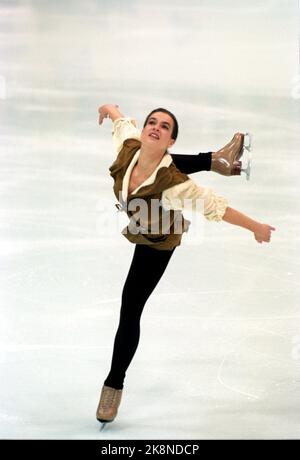 Hamar 19940223 OL 94 Lillehammer, programma di carte di pattinaggio a figure / programma tecnico, Olimpiadi di Hamar. Katarina Witt (Ger) in azione nel suo programma di carte dove lei Gestalt Robin Hood. Foto: Lise Åserud / NTB Foto Stock