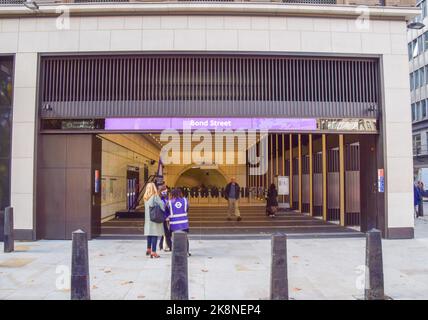 Londra, Regno Unito. 24th ottobre 2022. Stazione della metropolitana della linea Bond Street Elizabeth il giorno di apertura. Credit: Vuk Valcic/Alamy Live News Foto Stock