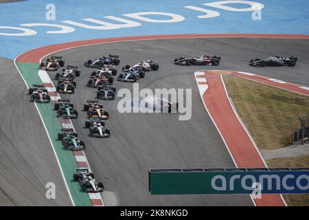 Vista generale della pista di Austin, pista, spettatori, tifosi inizio gara, partenza, SAINZ Carlos (spa), Scuderia Ferrari F1-75, ritratto crash, Incidente, durante la Formula 1 Aramco United States Grand Prix 2022, 19th° round del Campionato del mondo FIA di Formula uno 2022 dal 21 al 23 ottobre 2022 sul circuito delle Americhe, ad Austin, Texas - Foto: Xavi Bonilla / DPPI/DPPI/LiveMedia Foto Stock