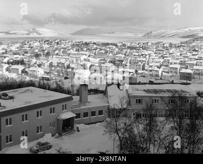 Kirkenes 19620228 Panoramica della città, fotografata dall'hotel turistico. La città è di recente costruzione, giustamente belle strade. Foto: Erik Thorberg / NTB / NTB Foto Stock