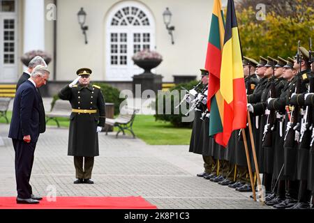 Re Filippo - Filip del Belgio e della Lituania il presidente Gitanas Nauseda ha illustrato la visita ufficiale di Stato della coppia reale belga nella Repubblica di Lituania, lunedì 24 ottobre 2022, a Vilnius. FOTO DI BELGA DIRK WAEM Foto Stock