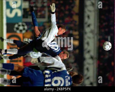 Trondhem. Calcio, Champions League 1996/1997. Rosenborg - IFK Gothenburg 1- 0 a Lerkendal. Qui Vegard Heggem combattendo IFK. Foto: Gorm Kallestad Foto Stock