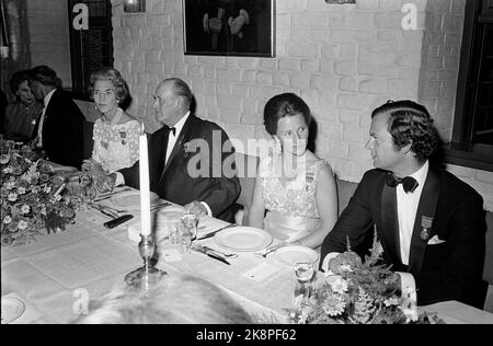 Oslo 19720803. Il VII 100th° anniversario di re Haakon. Qui dalla cena di gala al castello di Akershus. Ad es. Regina Ingrid di Danimarca, Re Olav, Principessa ereditaria Sonja e Carl Gustaf di Svezia. Foto: NTB / NTB Foto Stock