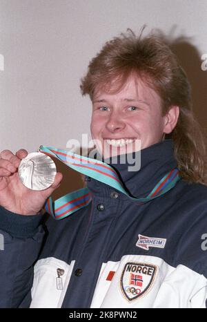 Calgary, Canada 198802: Olympic Calgary 1988. Erik Johnsen, vincitrice della medaglia d'argento in Jump - Big Hill. Foto: Henrik Laurvik Foto Stock