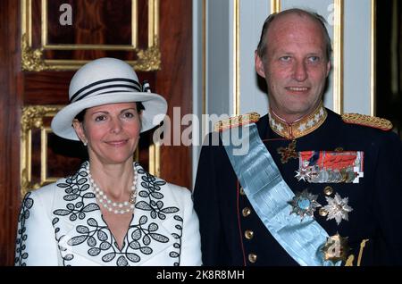 Oslo 1993. La coppia reale svedese, la regina Silvia e il re Carl Gustaf, visitano la Norvegia con la coppia reale norvegese, la regina Sonja e il re Harald. Qui dal castello. Regina Silvia e Re Harald. Foto; Bjørn Sigurdsøn / NTB Foto Stock