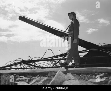 Norvegia 19500916 'la Norvegia si sta preparando per la pace armata' le foto sono state scattate dall'attuale impiegato Sverre A. Børretzen che sono inclusi negli esercizi e nelle manovre molto realistiche che l'esercito, la Marina e l'Aeronautica hanno tenuto ultimamente. Il governo e altre autorità responsabili stanno sollevando la questione di una maggiore preparazione. Da esercizio con la Marina. Foto; Sverre A. Børretzen / corrente / NTB Foto Stock