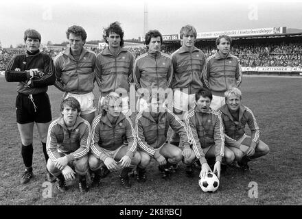 Oslo 23 ottobre 1983. La finale di coppa, Moss - Vålerenga 2 - 0. I giocatori del Vålerenga Football Club si stanno configurando per la foto di squadra. Foto: Bjørn Sigurdsøn / NTB / NTB Foto Stock