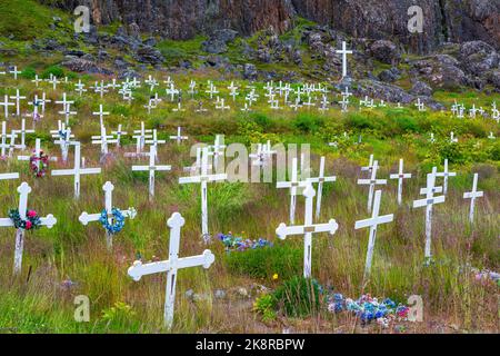 Cimitero nella città di Qaqortog, comune di Kujalleq, Groenlandia, Regno di Danimarca Foto Stock