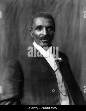 George Washington Carver (1864 – 1943) scienziato e inventore agricolo americano che ha promosso colture alternative al cotone e metodi per prevenire l'esaurimento del suolo. Foto Stock