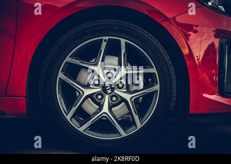 Kia Pro Ceed in colore rosso Foto Stock