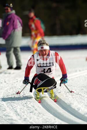 Lillehammer 19940311 Paralimpiadi-94 / Giochi Olimpici per disabili / Sport per disabili. Qui il norvegese partecipante Ragnhild Halvorsen Myklebusto in azione in cross-country / slitta / pigging. Foto: Aleksander Nordahl / NTB / NTB Foto Stock