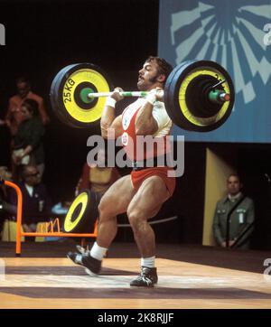 Monaco di Baviera, Germania 1972. Olimpiadi estive 1972. Leif Jenssen in azione prende l'oro nel sollevamento pesi durante le Olimpiadi. FOTO: EPU / NTB / NTB Foto Stock