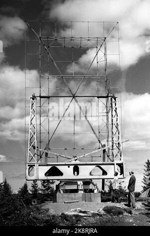 Harestuta 19540531 l'osservatorio solare di Harestuta viene messo in funzione. Qui è una cosiddetta antenna del materasso. Foto: NTB / NTB Foto Stock