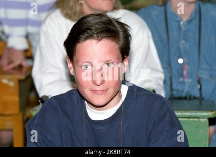 Fredrikstad 19890530. Principe Haakon Magnus in un viaggio di classe a Fredrikstad insieme con gli altri studenti della scuola superiore cristiana. Foto: Bjørn-owe Holmberg NTB / NTB Foto Stock